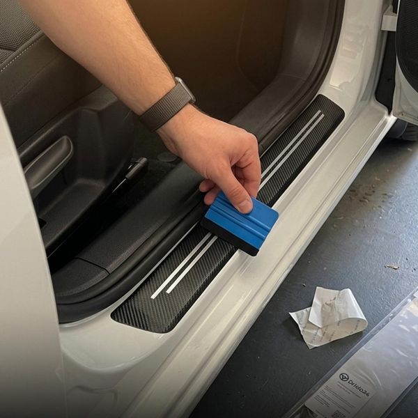Карбонові Накладки на пороги авто 4 шт карбон 3D Захисна плівка Drivio24 MRK4PCSJ фото
